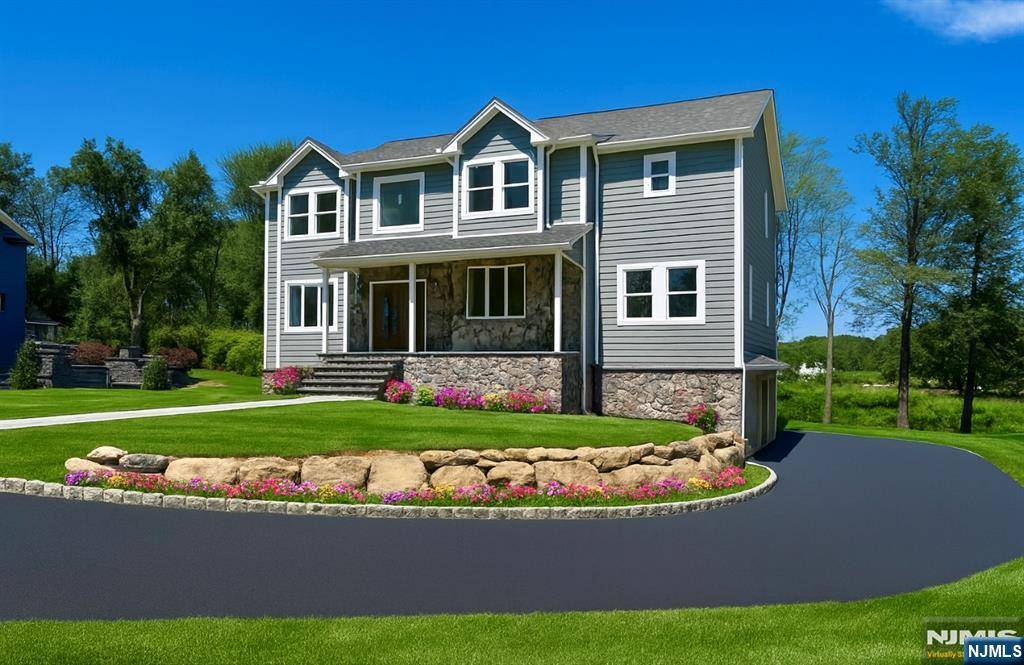 2 Heritage DR, West Milford, NJ 07480