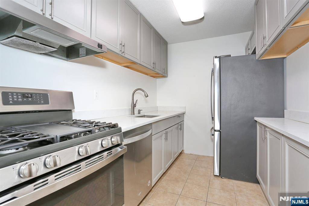 Hackensack, NJ 07601,235 Prospect AVE #7D