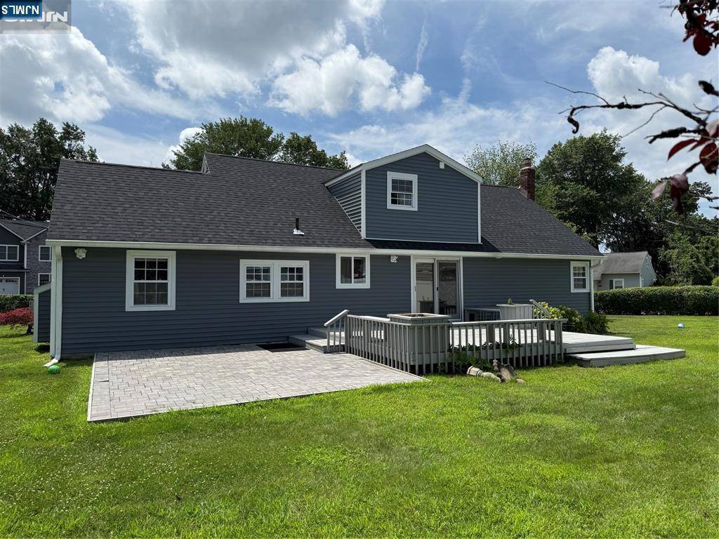 New Milford, NJ 07646,987 Pleasant DR