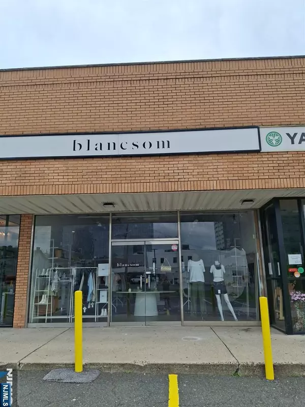 Fort Lee, NJ 07024,1636 Palisade AVE #2