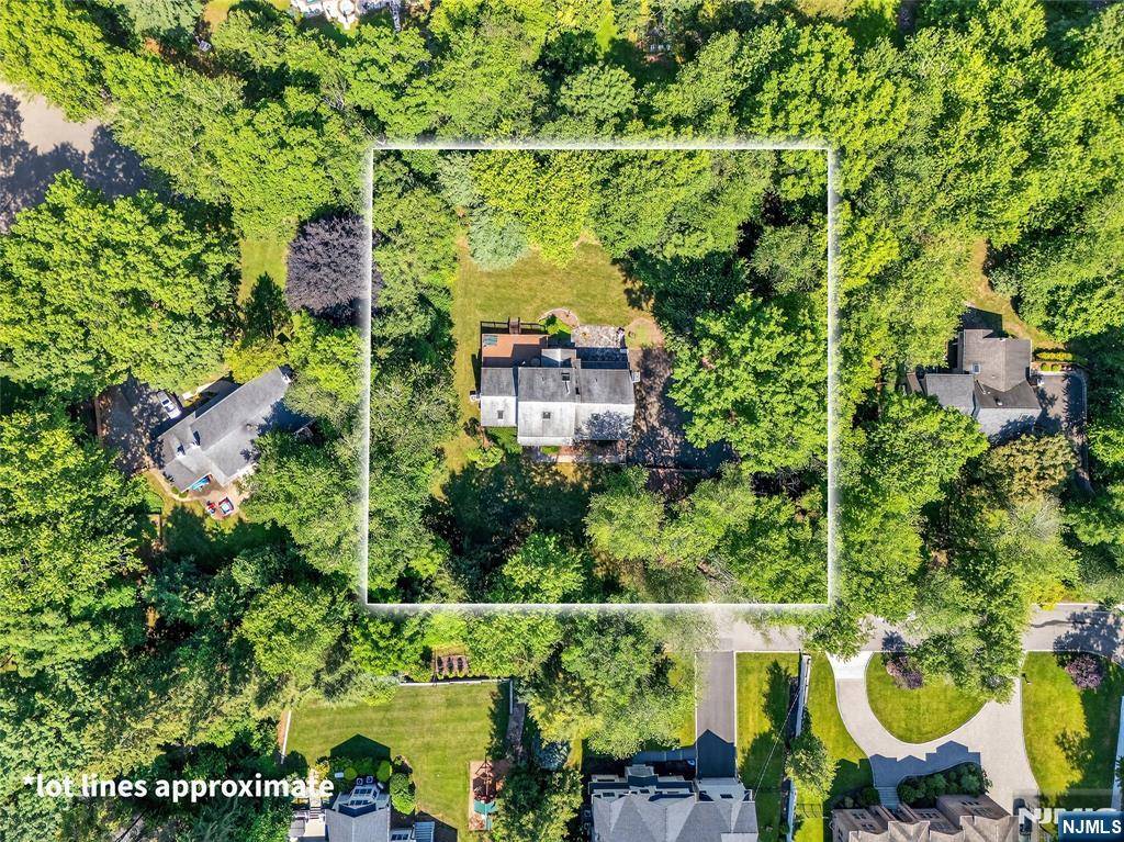 Demarest, NJ 07627,11 Margaret CT