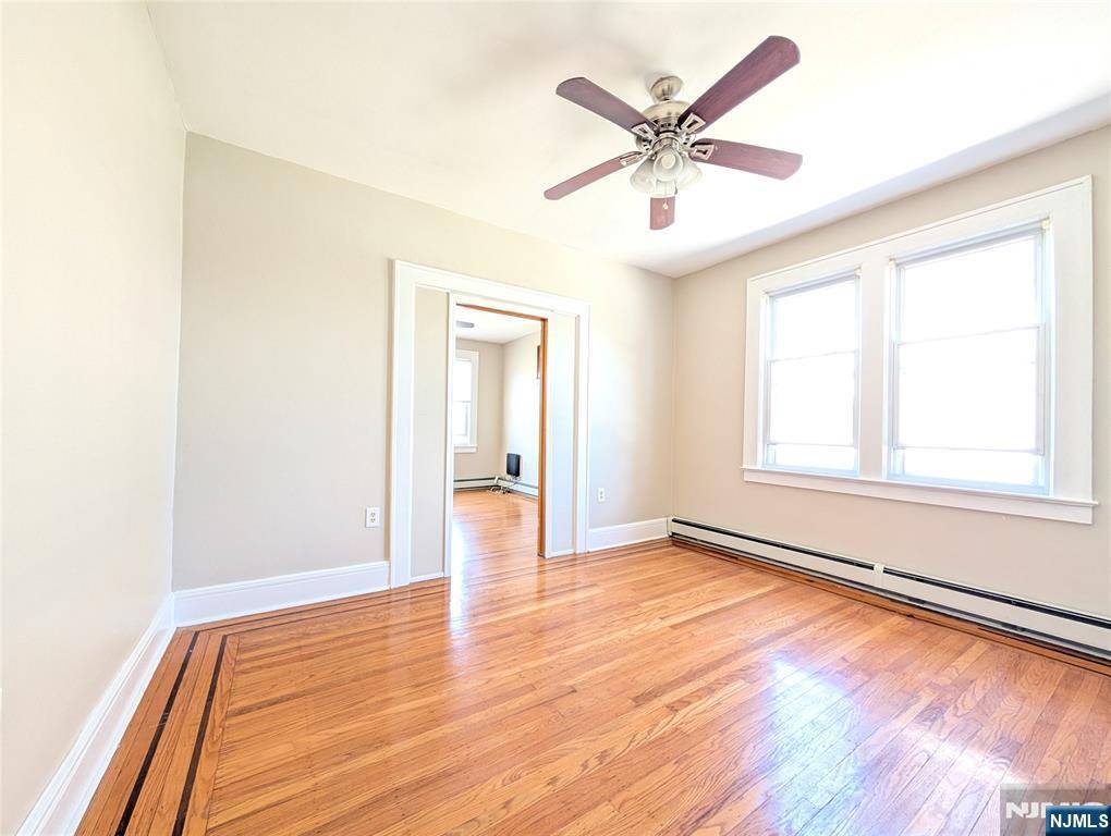 Lyndhurst, NJ 07071,549 2nd AVE #1L