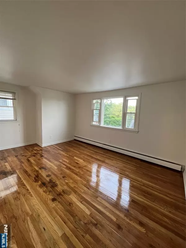 12 19th ST #2, Hawthorne, NJ 07506