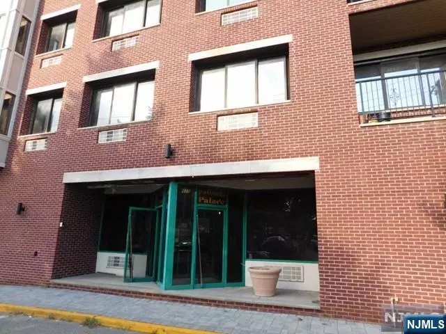 Fort Lee, NJ 07024,825 S Palisade AVE #1A