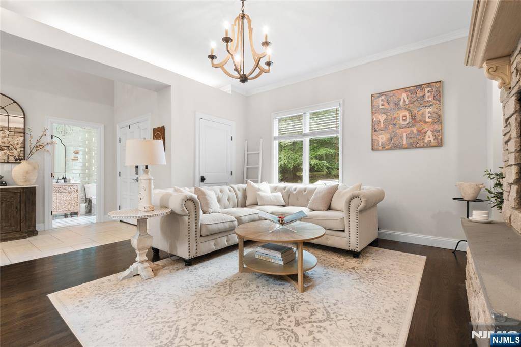 216 8th ST, Cresskill, NJ 07626