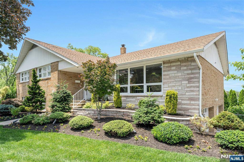 378 Forest DR, Englewood Cliffs, NJ 07632
