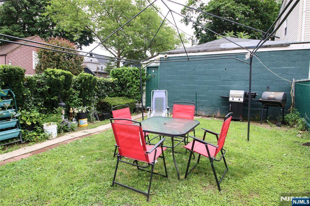 Passaic, NJ 07055,433 Highland AVE