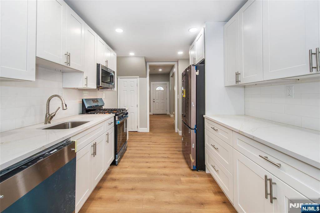 835 S 14th ST, Newark, NJ 07108