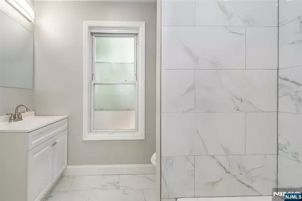 Newark, NJ 07108,835 S 14th ST