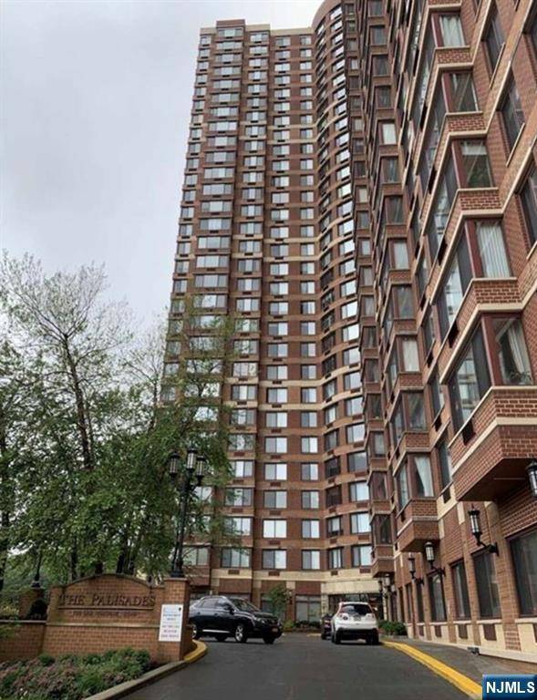100 Old Palisade RD #2611, Fort Lee, NJ 07024