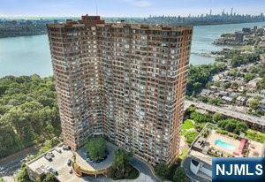 100 Old Palisade RD #1112, Fort Lee, NJ 07024
