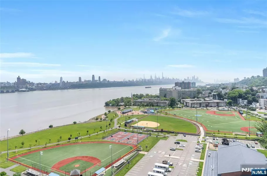 1203 River RD #19K, Edgewater, NJ 07020