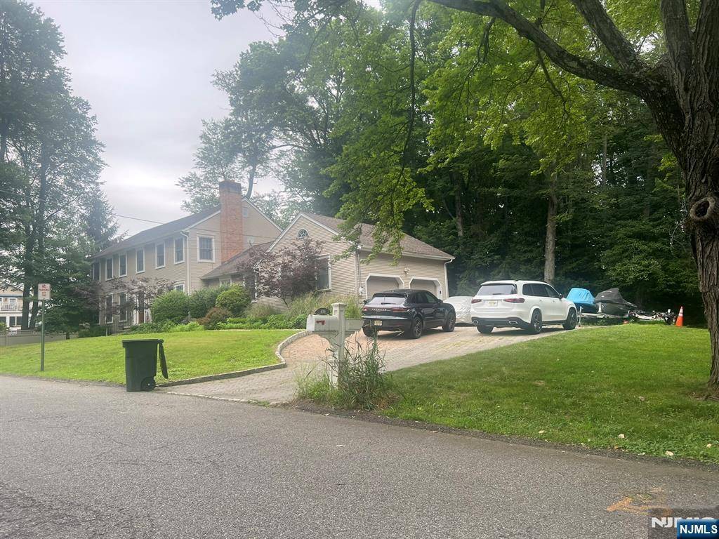 River Vale, NJ 07675,410 Mark LN
