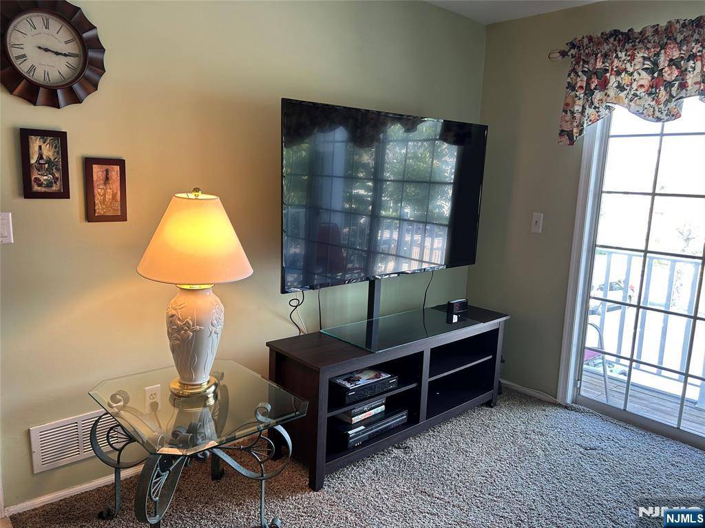 Mahwah, NJ 07430,969 Juniper WAY