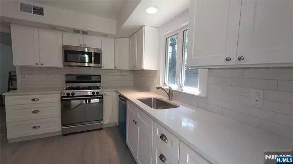 Oradell, NJ 07649,207 Morris ST