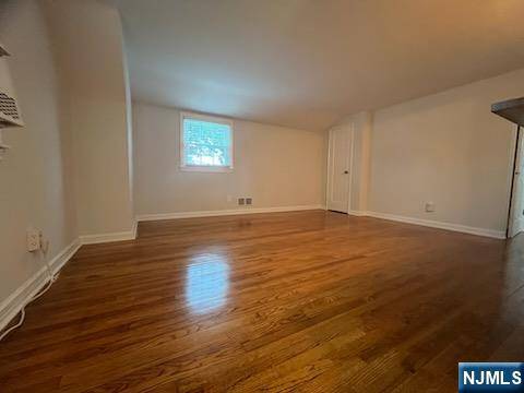 Hawthorne, NJ 07506,17 Birchwood DR #2nd Floor