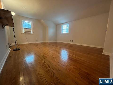 Hawthorne, NJ 07506,17 Birchwood DR #2nd Floor
