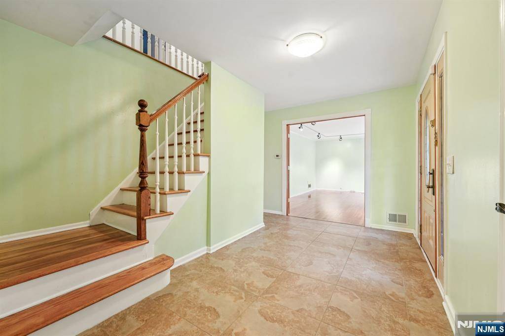 Florham Park Borough, NJ 07932,280 Greenwood AVE