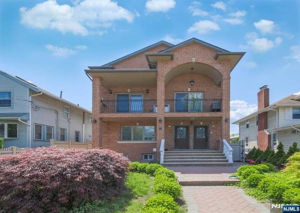 72 Brinkerhoff TER, Palisades Park, NJ 07650