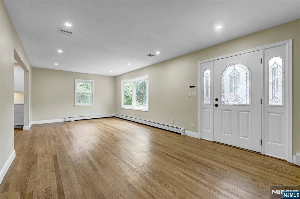Franklin Lakes, NJ 07417,515 Connie AVE