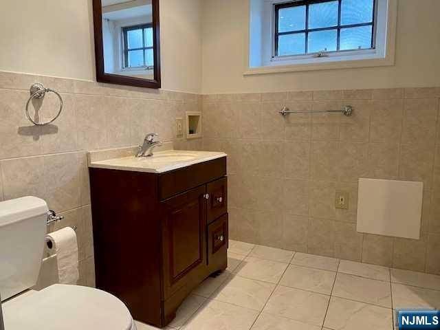 Ridgefield, NJ 07657,499 Chestnut ST #1