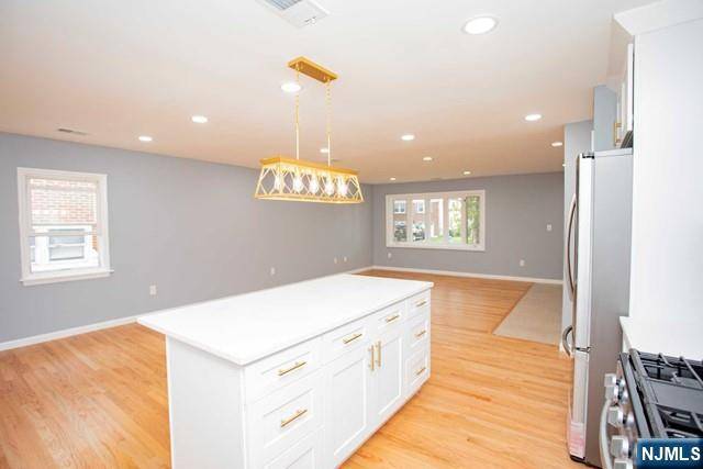 Teaneck, NJ 07666,142 Van Buskirk RD