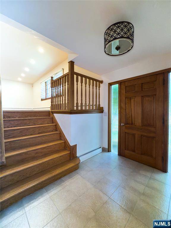 Old Tappan, NJ 07675,19 Dearborn DR