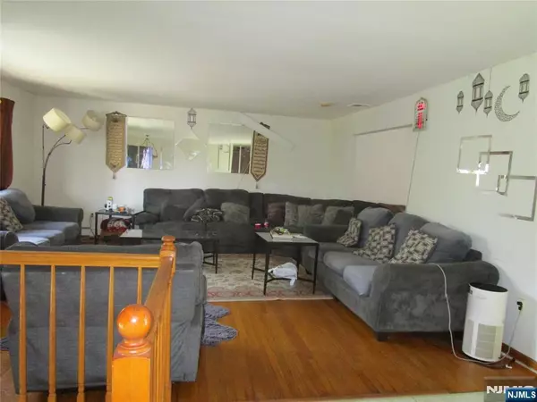 Little Ferry, NJ 07643,103 Niehaus AVE
