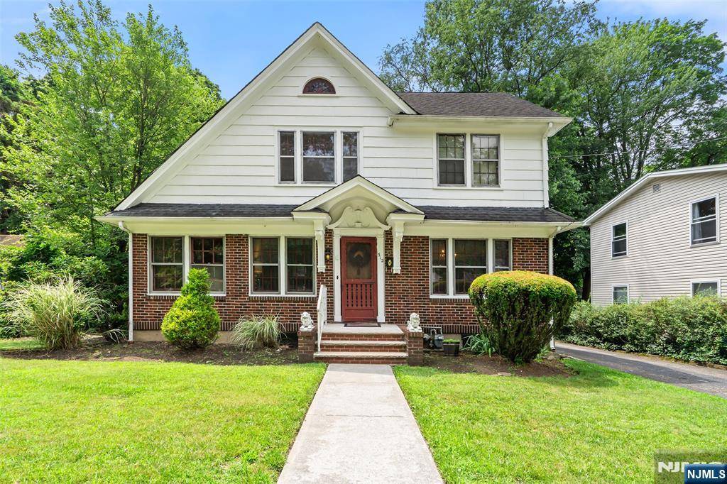 312 Ivy LN, Englewood, NJ 07631