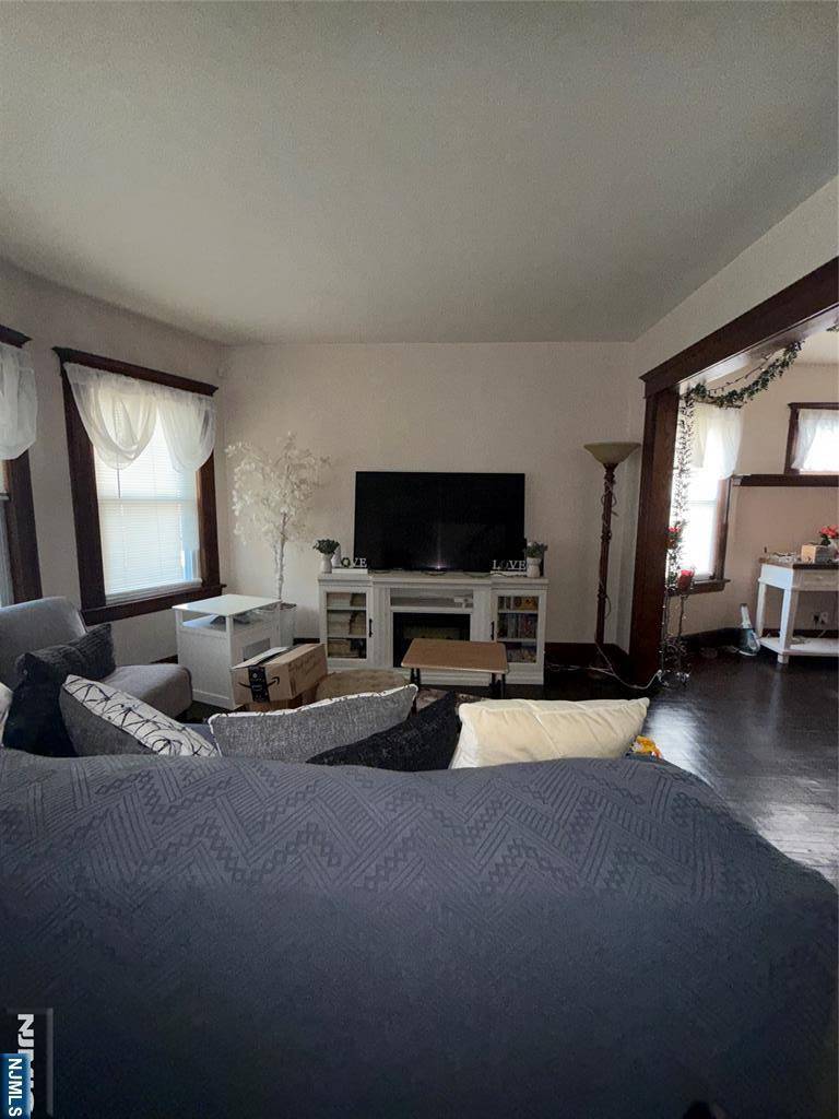 Clifton, NJ 07011,19 2nd ST