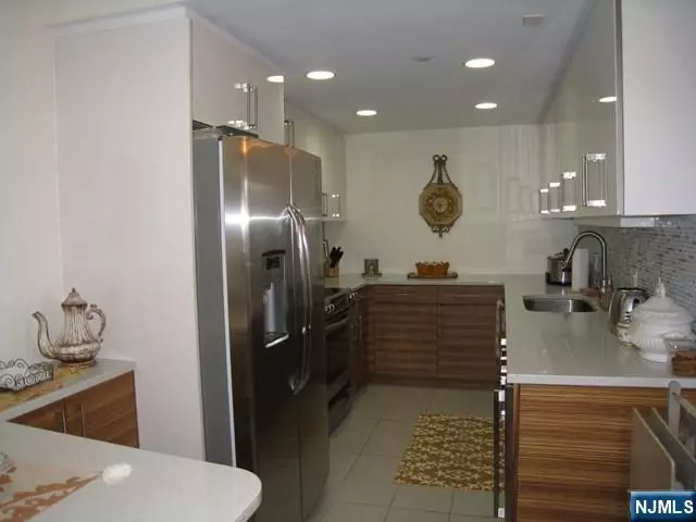 800 palisade AVE #802, Fort Lee, NJ 07024