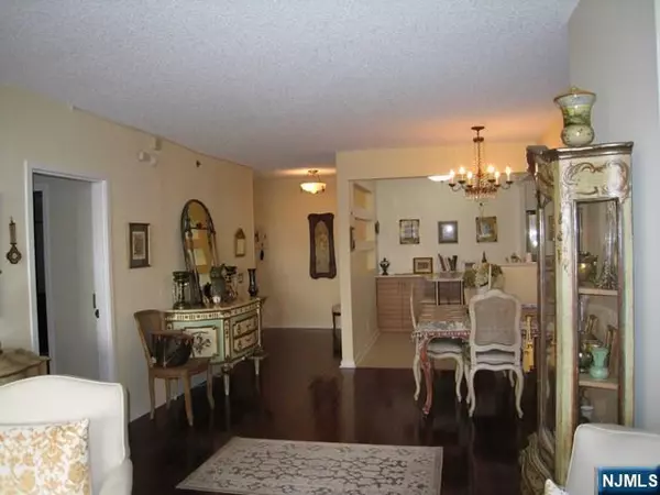 Fort Lee, NJ 07024,800 palisade AVE #802