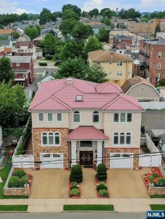 249-251 Sanford AVE, Lyndhurst, NJ 07071