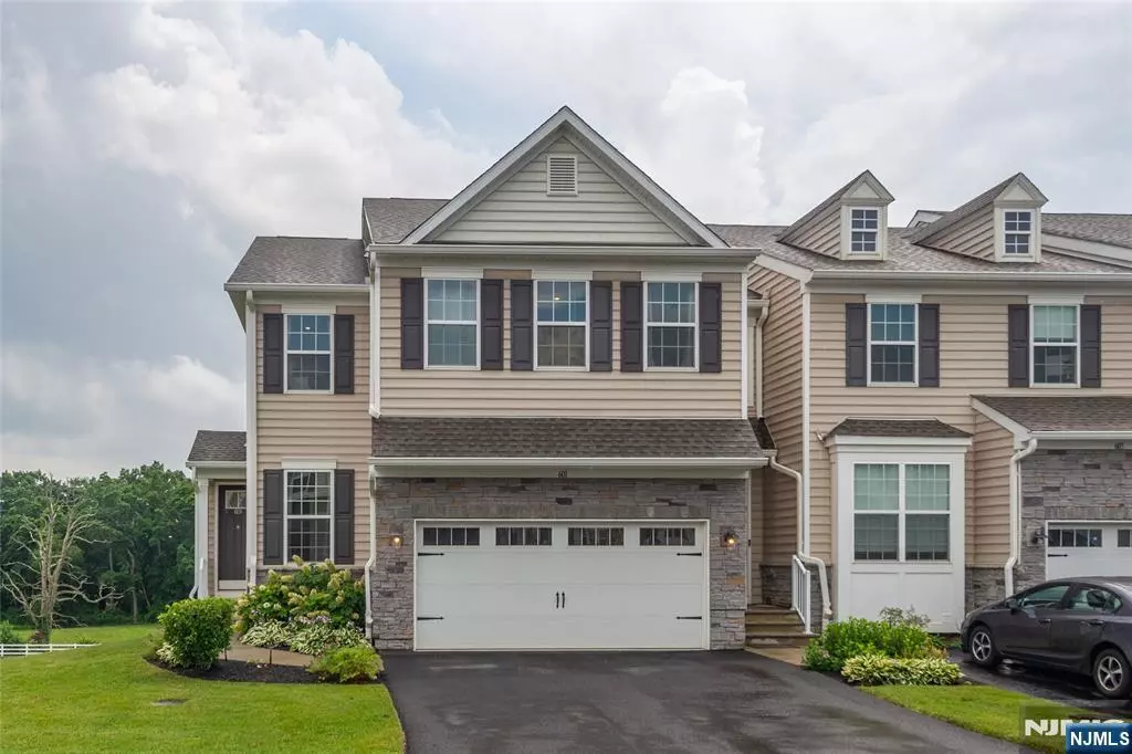 Jamesburg, NJ 08831,601 Charleston DR #601