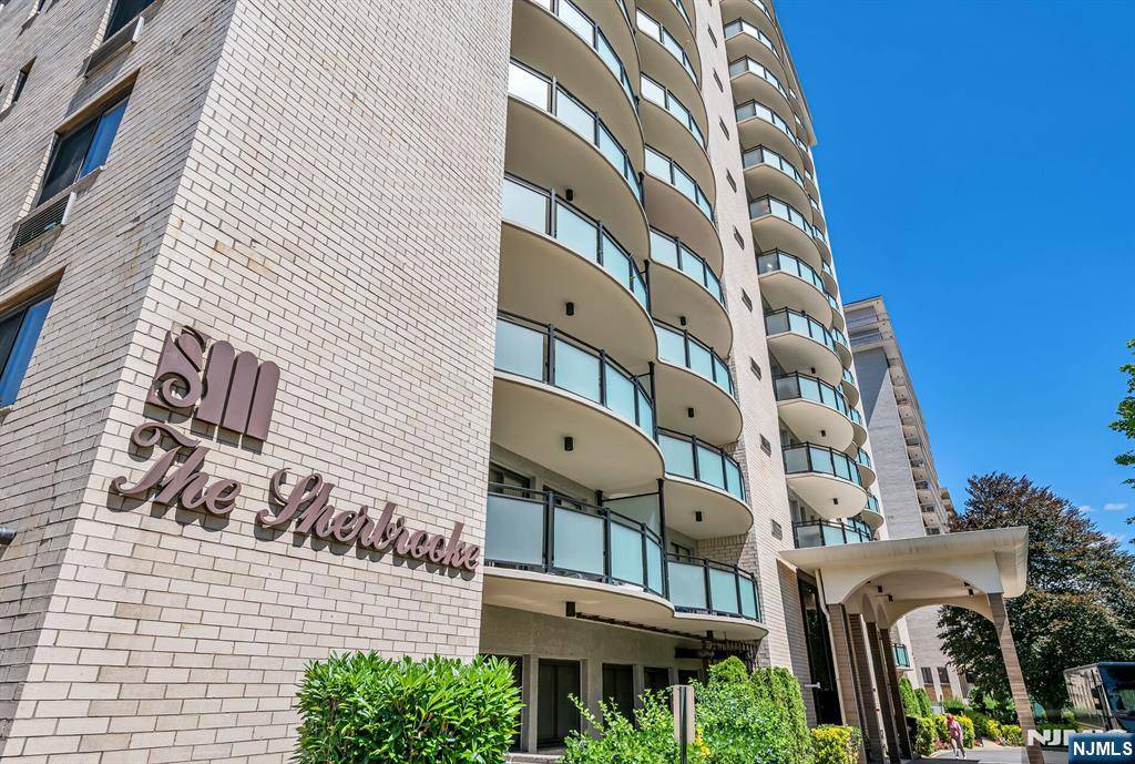 Hackensack, NJ 07601,125 Prospect AVE #16C