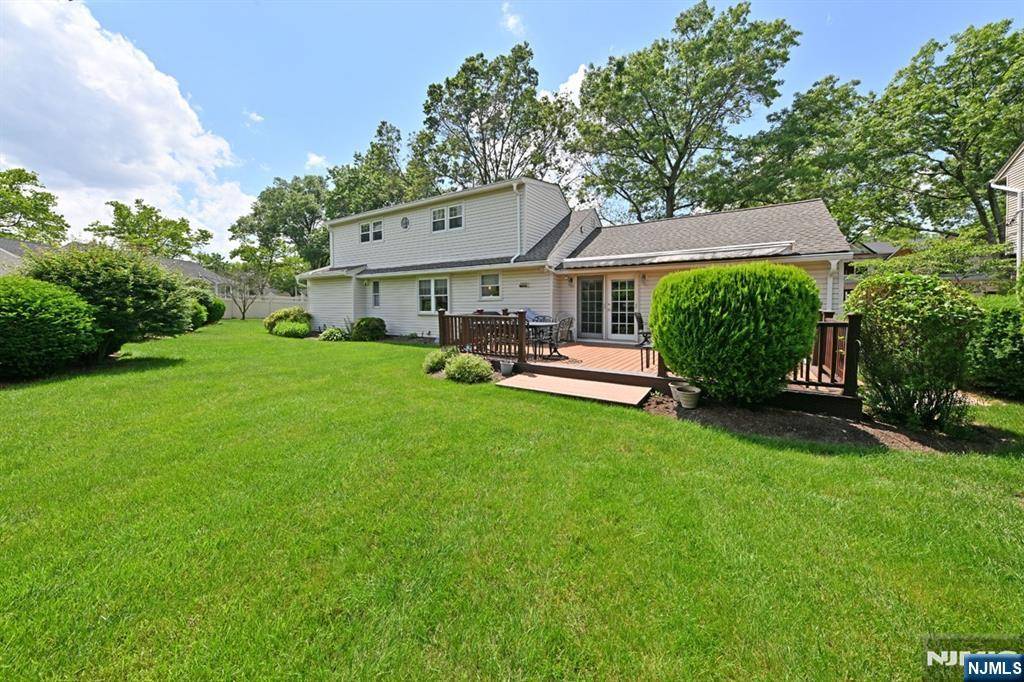 Paramus, NJ 07652,736 Boyd RD