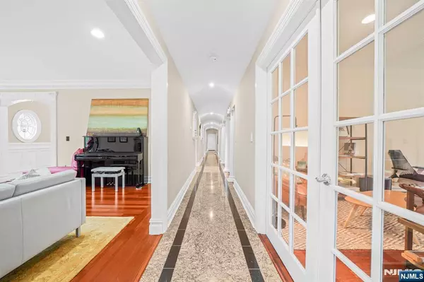 Kinnelon Borough, NJ 07405,94 Saw Mill RD