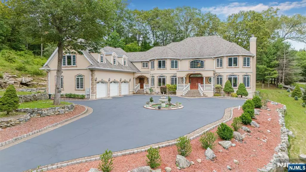 Kinnelon Borough, NJ 07405,94 Saw Mill RD