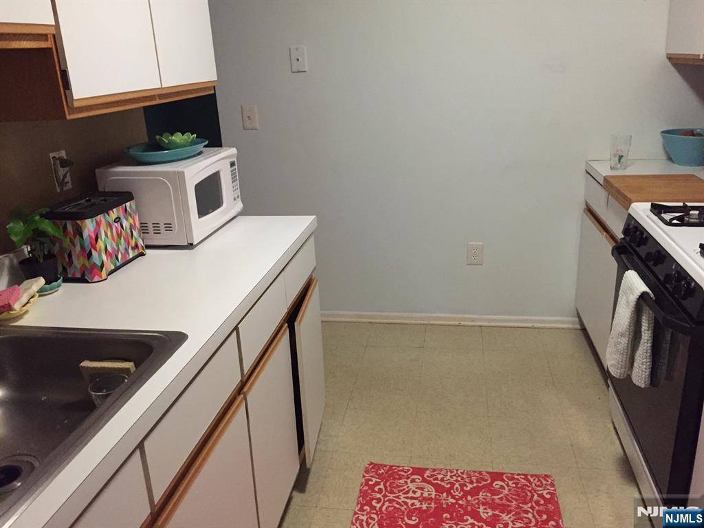 Mahwah, NJ 07430,2088 Edward CT