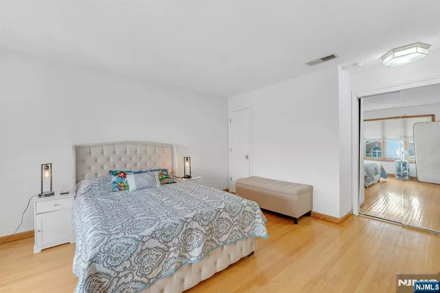 315 13th ST #2, Palisades Park, NJ 07650