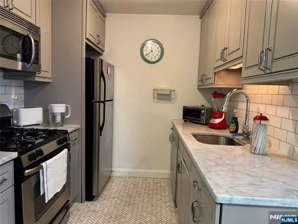 605 Grove ST #C5, Clifton, NJ 07013