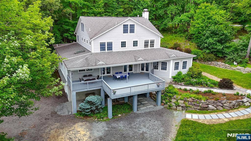 161 Otterhole RD, West Milford, NJ 07480