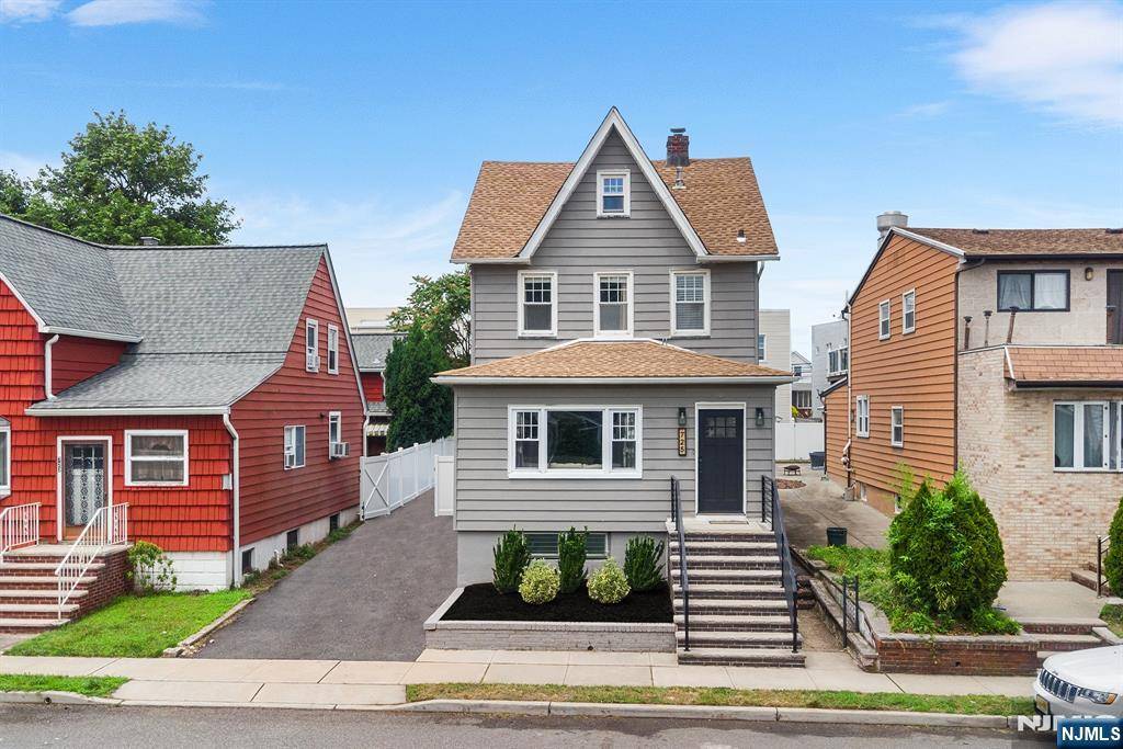 Secaucus, NJ 07094,725 4th ST
