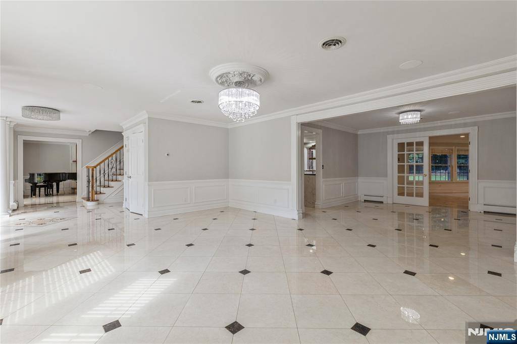 Franklin Lakes, NJ 07417,806 Iron Latch RD