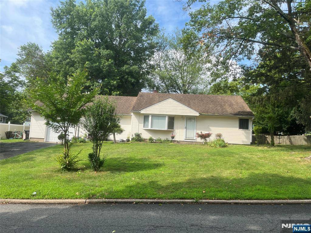 Paramus, NJ 07652,268 Robert ST