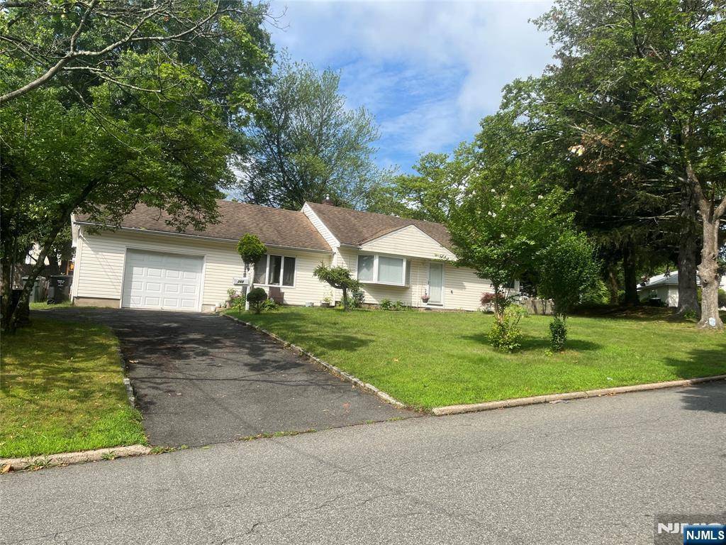 Paramus, NJ 07652,268 Robert ST