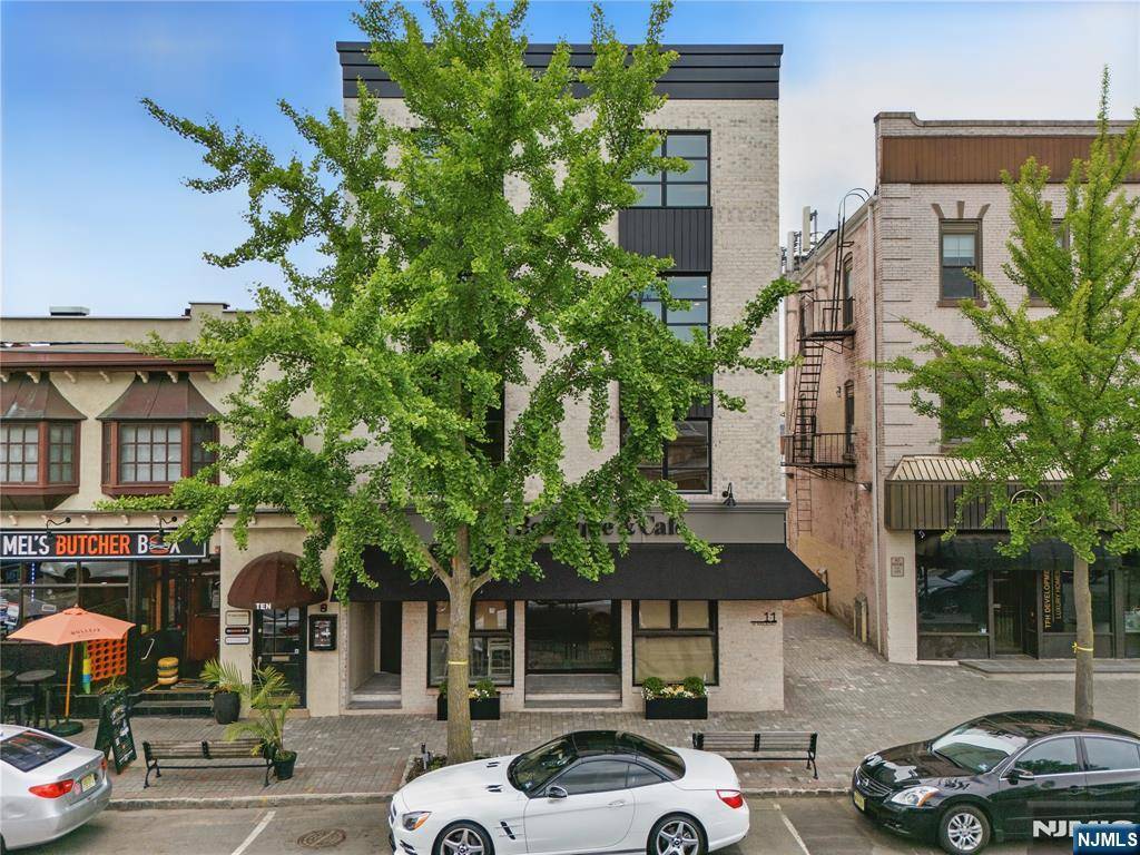 11 W Railroad AVE #2, Tenafly, NJ 07670