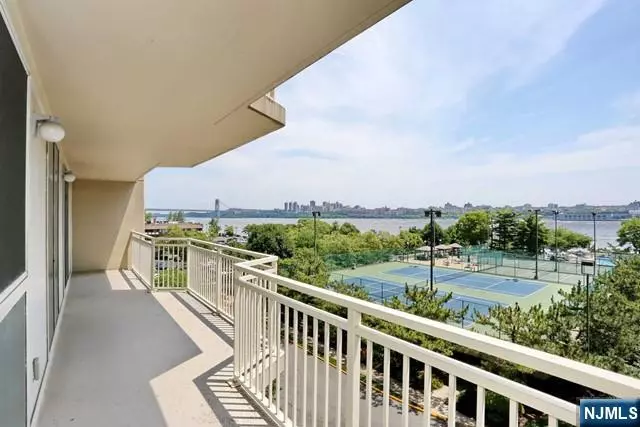 1055 River RD #506, Edgewater, NJ 07020