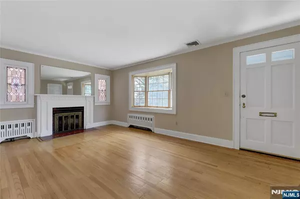 Clifton, NJ 07043,148 McCosh RD
