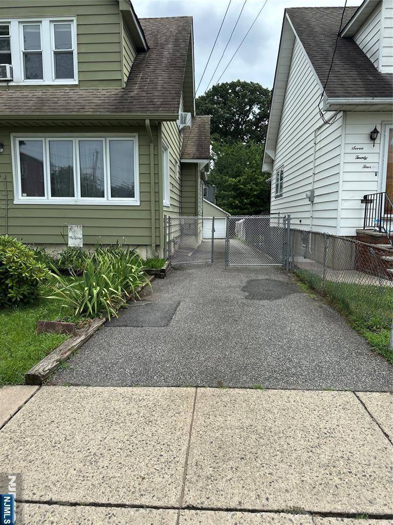 Lyndhurst, NJ 07071,722 6th ST